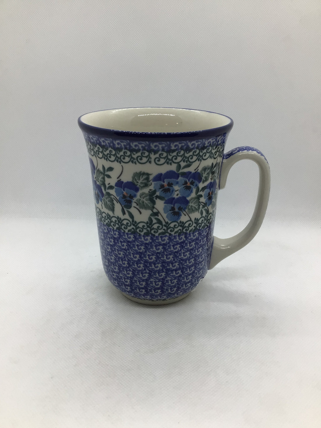 Winter Viola Bistro Mug 17 oz