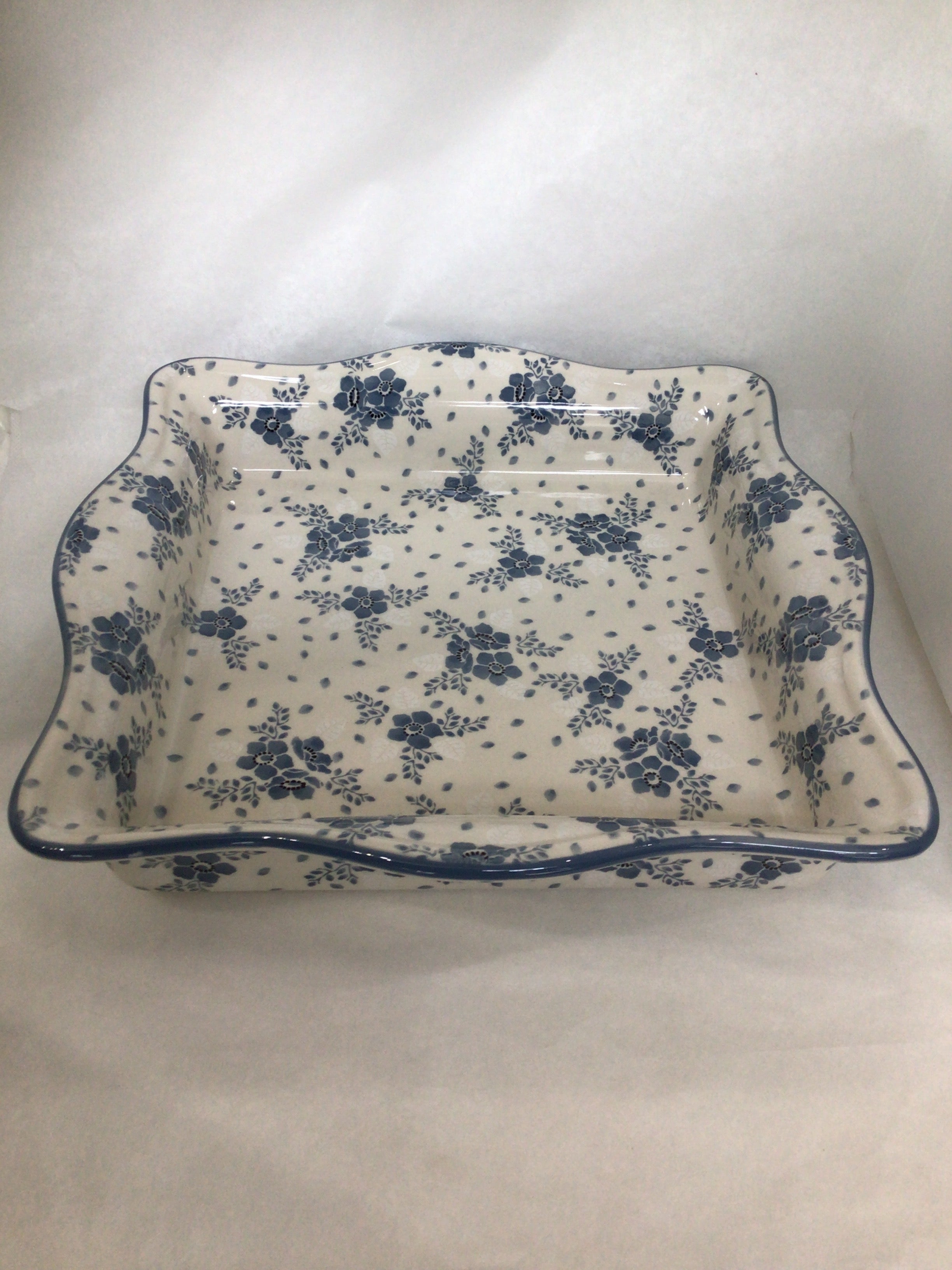Blue Velvet Square Fluted Edge