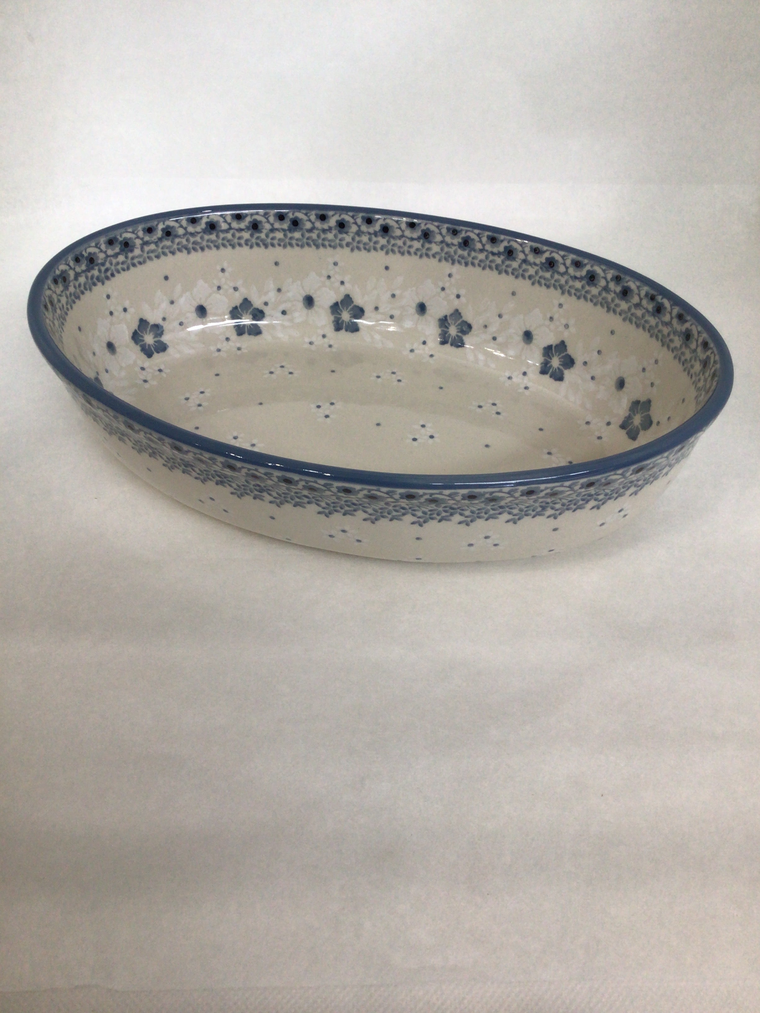 Simple Elegance Oval Baker 9.5"