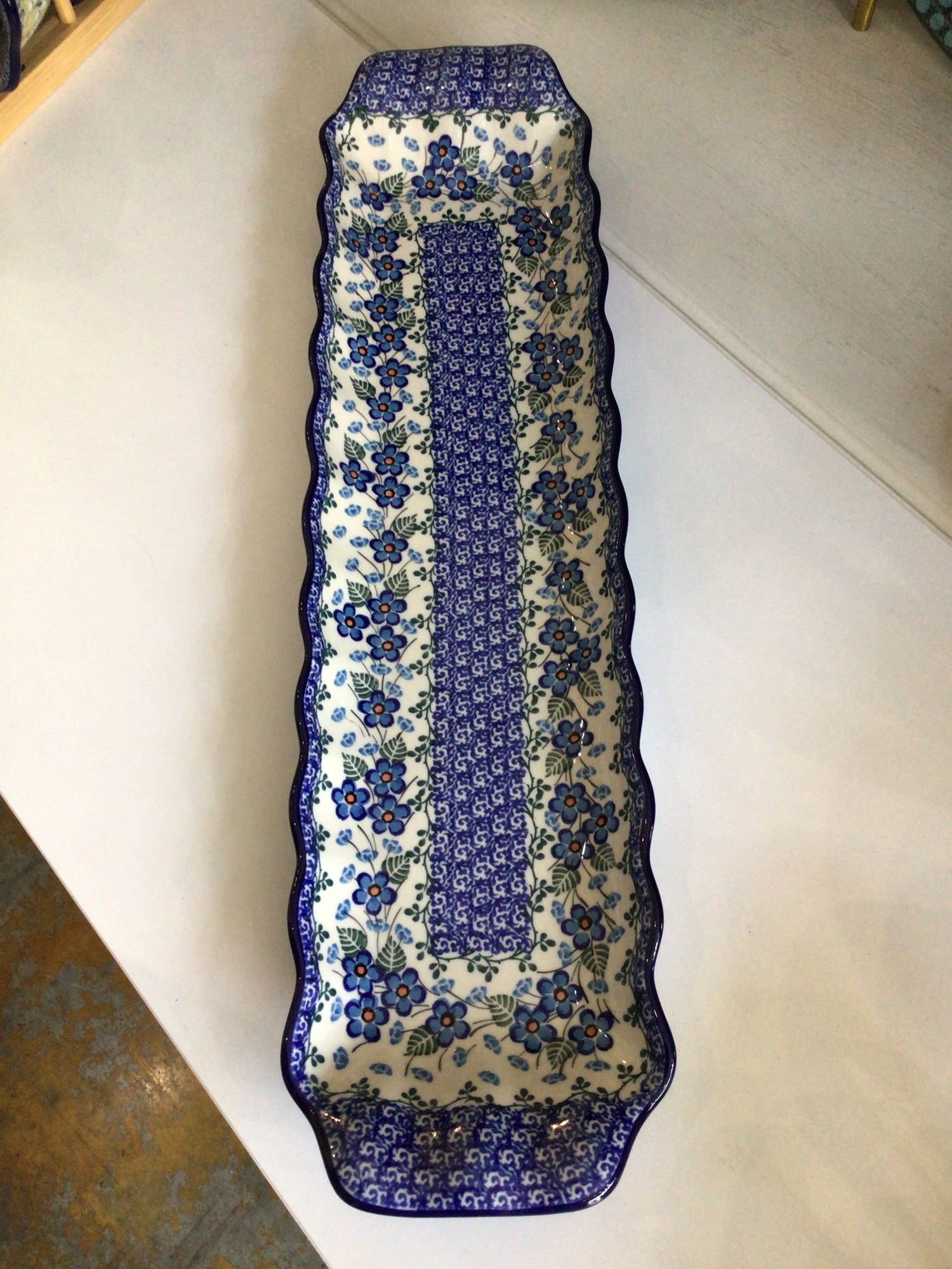 Dancing Daisy Rectangular Scalloped Tray 20&quot;