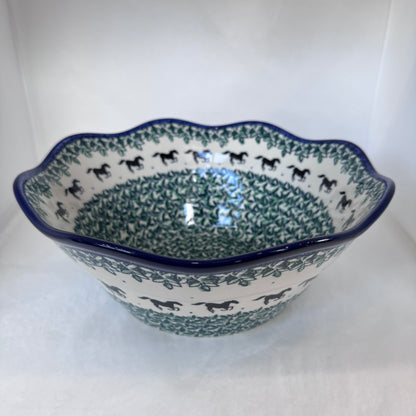 Black Beauty Wavy Edge Bowl 10"
