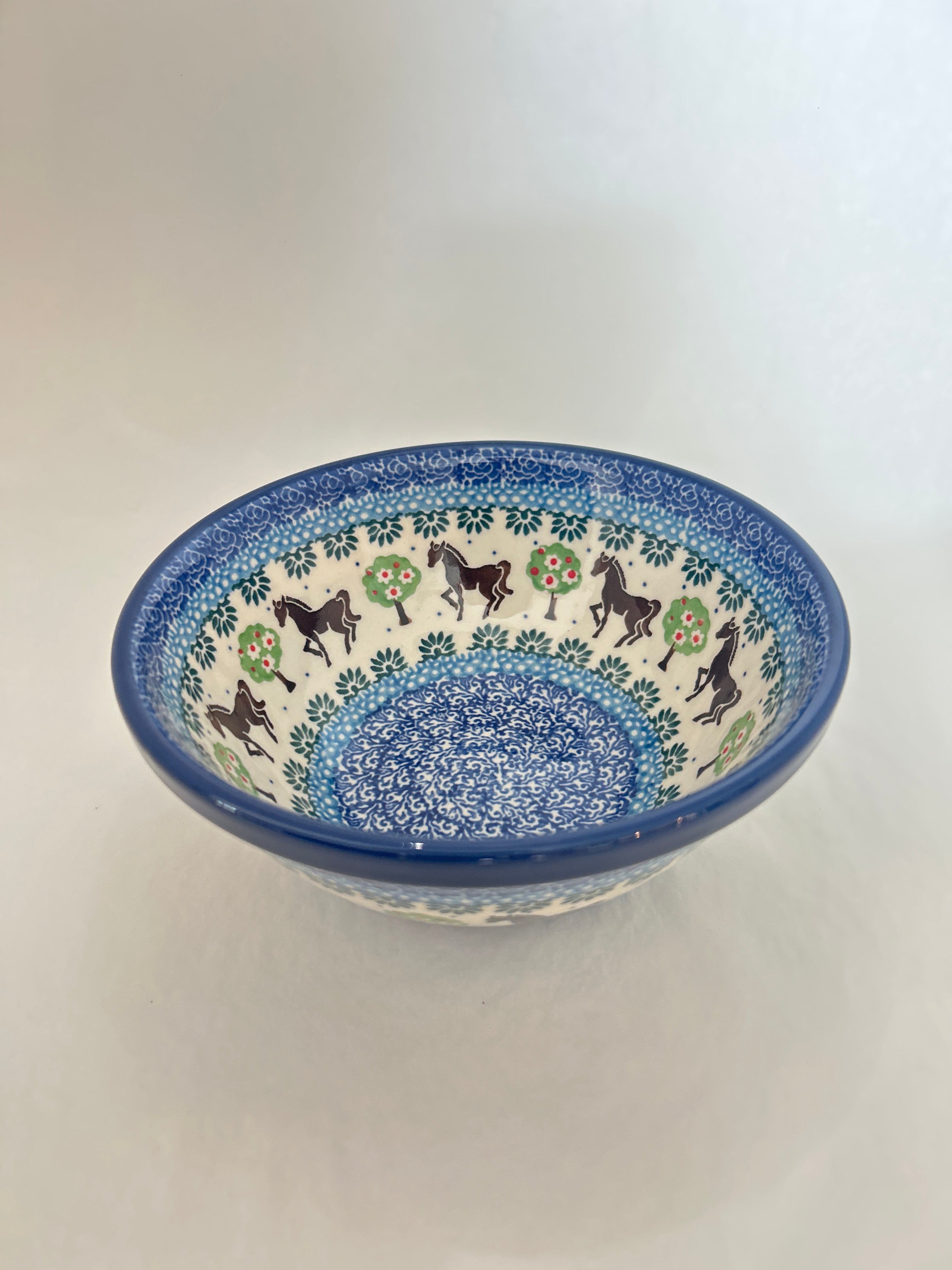 Brown Horse Nesting Bowl 6.5"