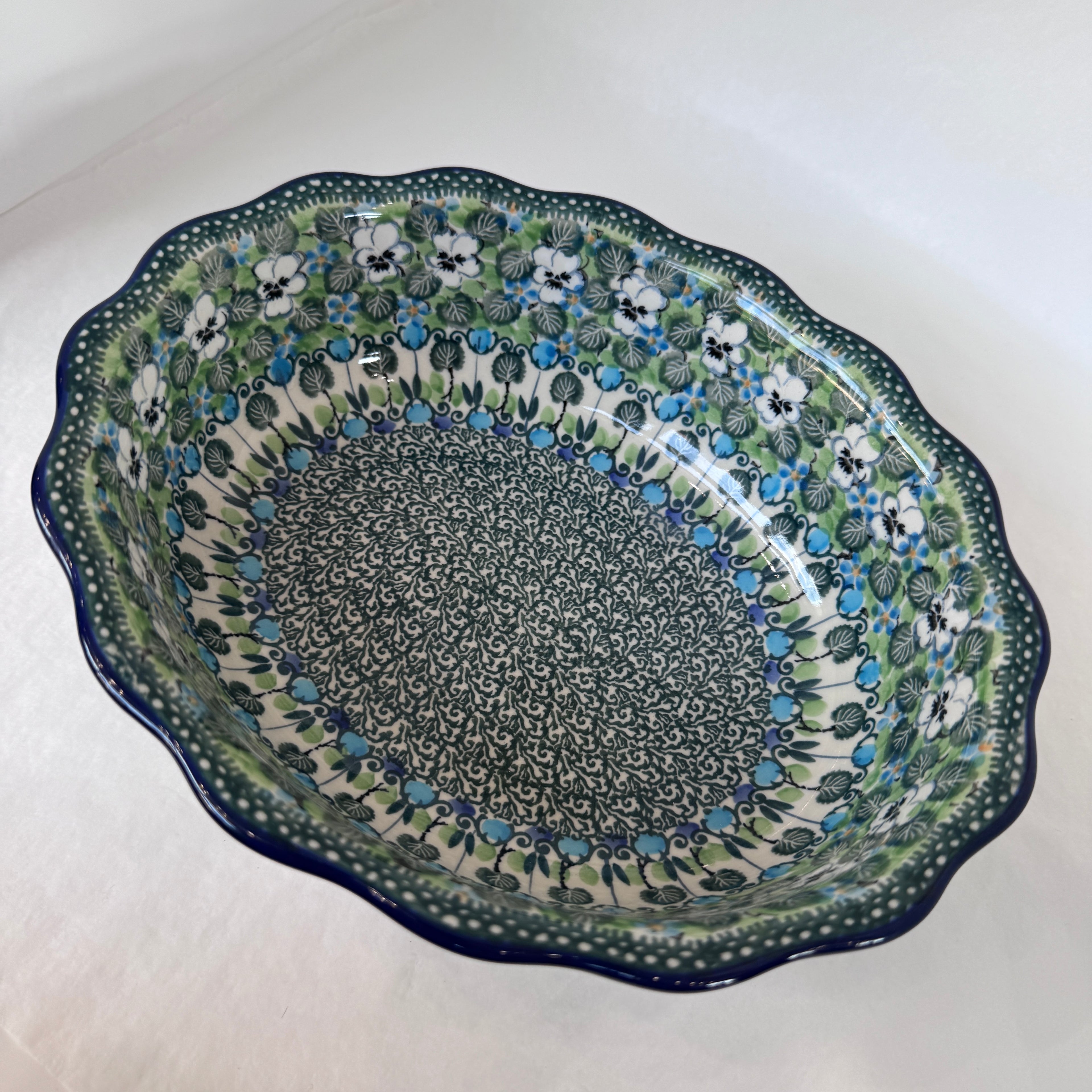 U4795 Scalloped Baker