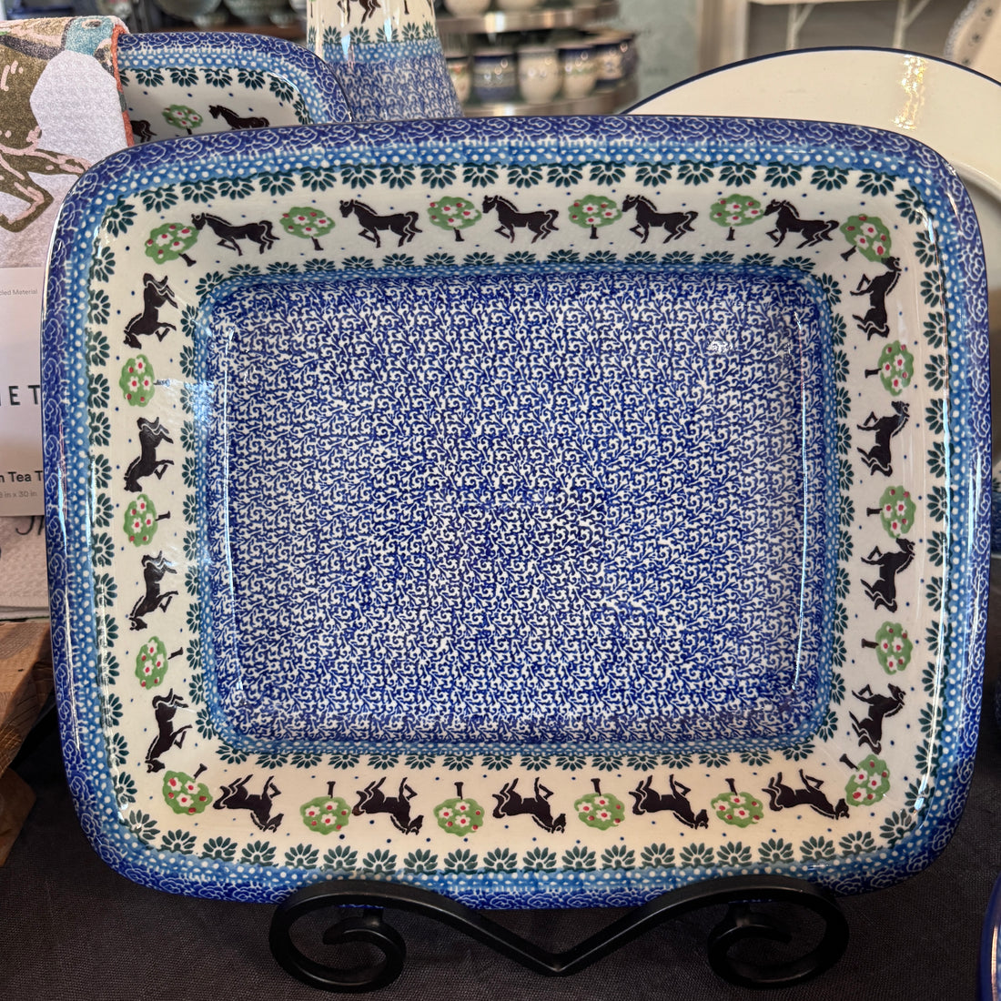 Brown Horse Medium Lasagna Baker