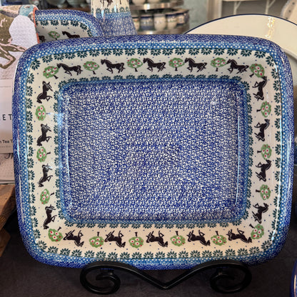 Brown Horse Medium Lasagna Baker