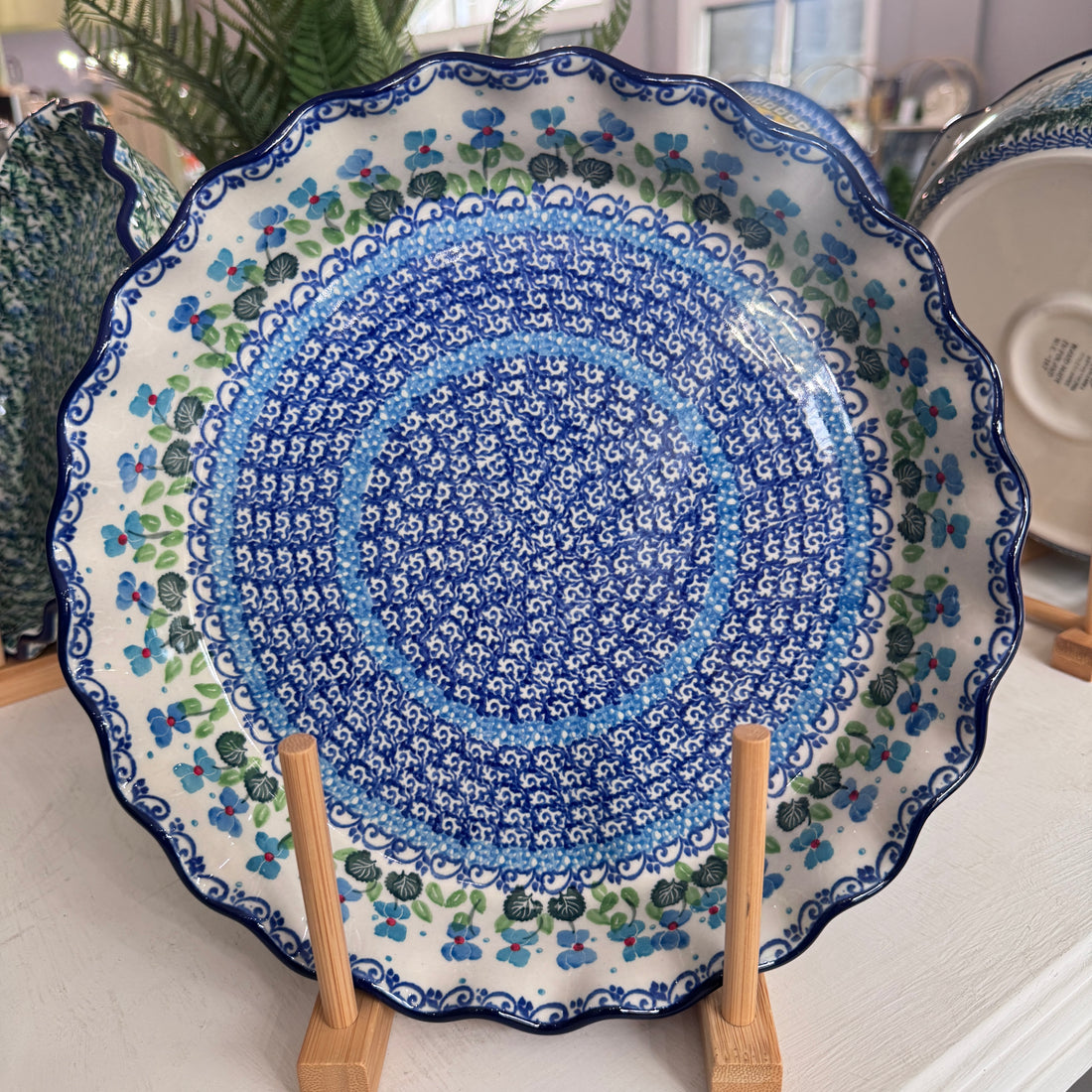 Dutch Iris Fluted Pie Baker
