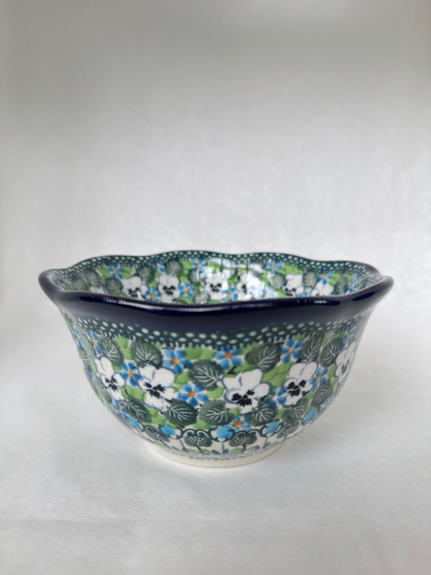 U4795 Ruffle Edge Bowl 6"