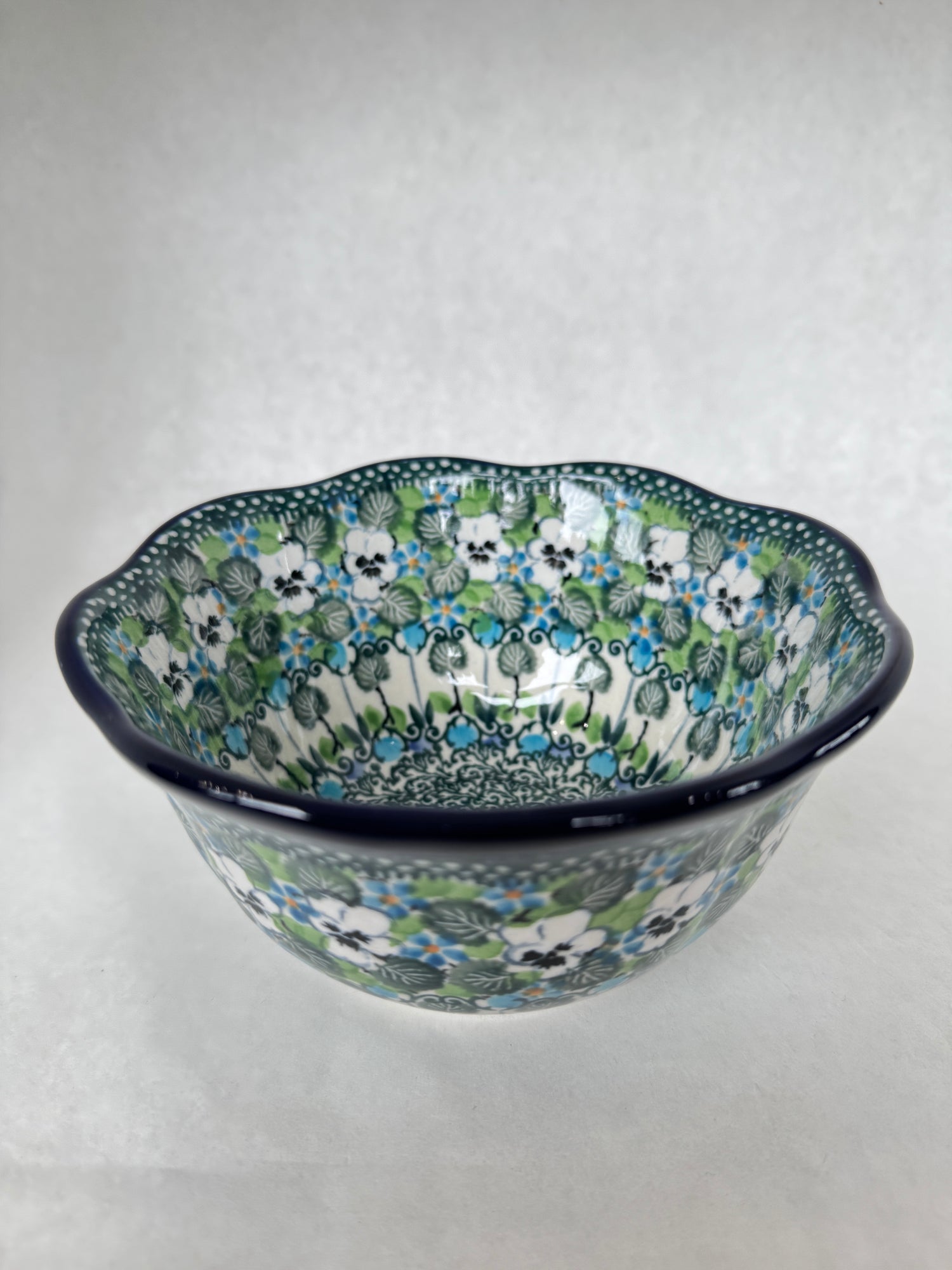 U4795 Ruffle Edge Bowl 6"