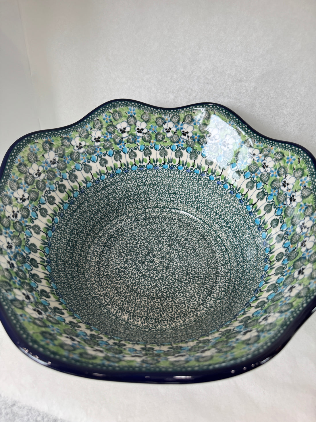 U4795 Wavy Edge Bowl 12"