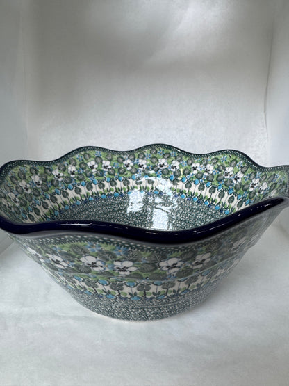 U4795 Wavy Edge Bowl 12"