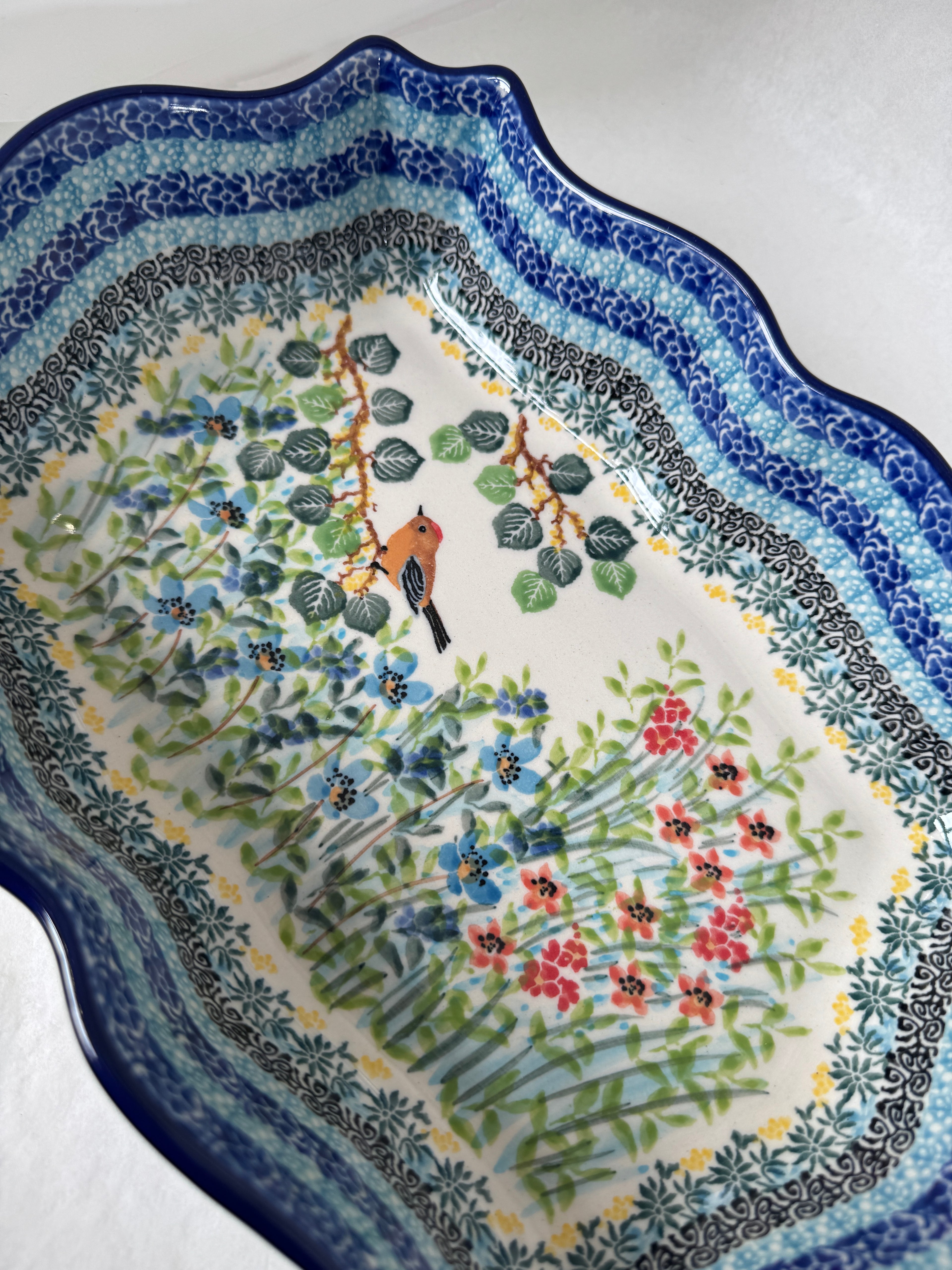 U5098 Scalloped Baker