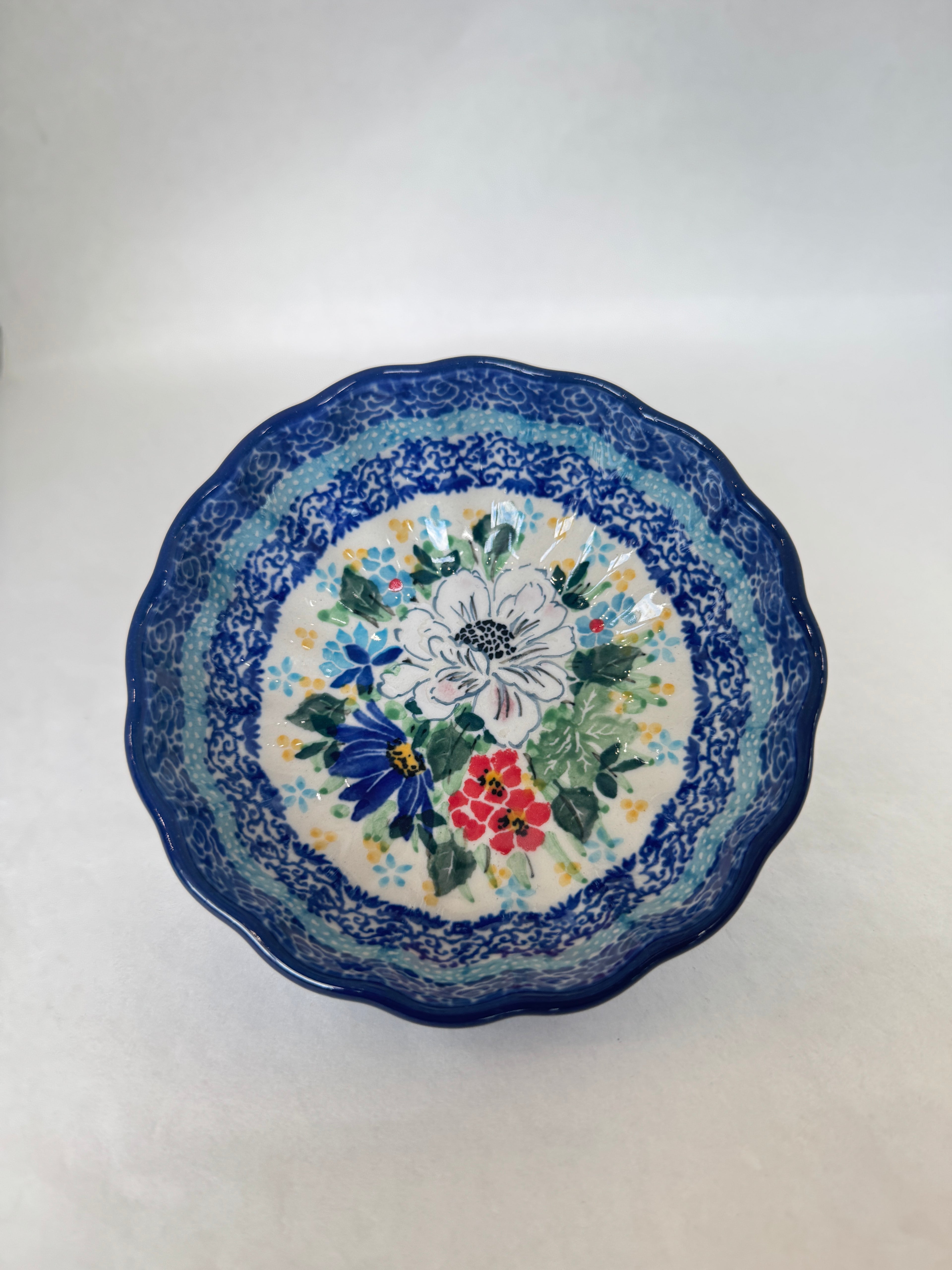 U5156 Scalloped Bowl 4.5"