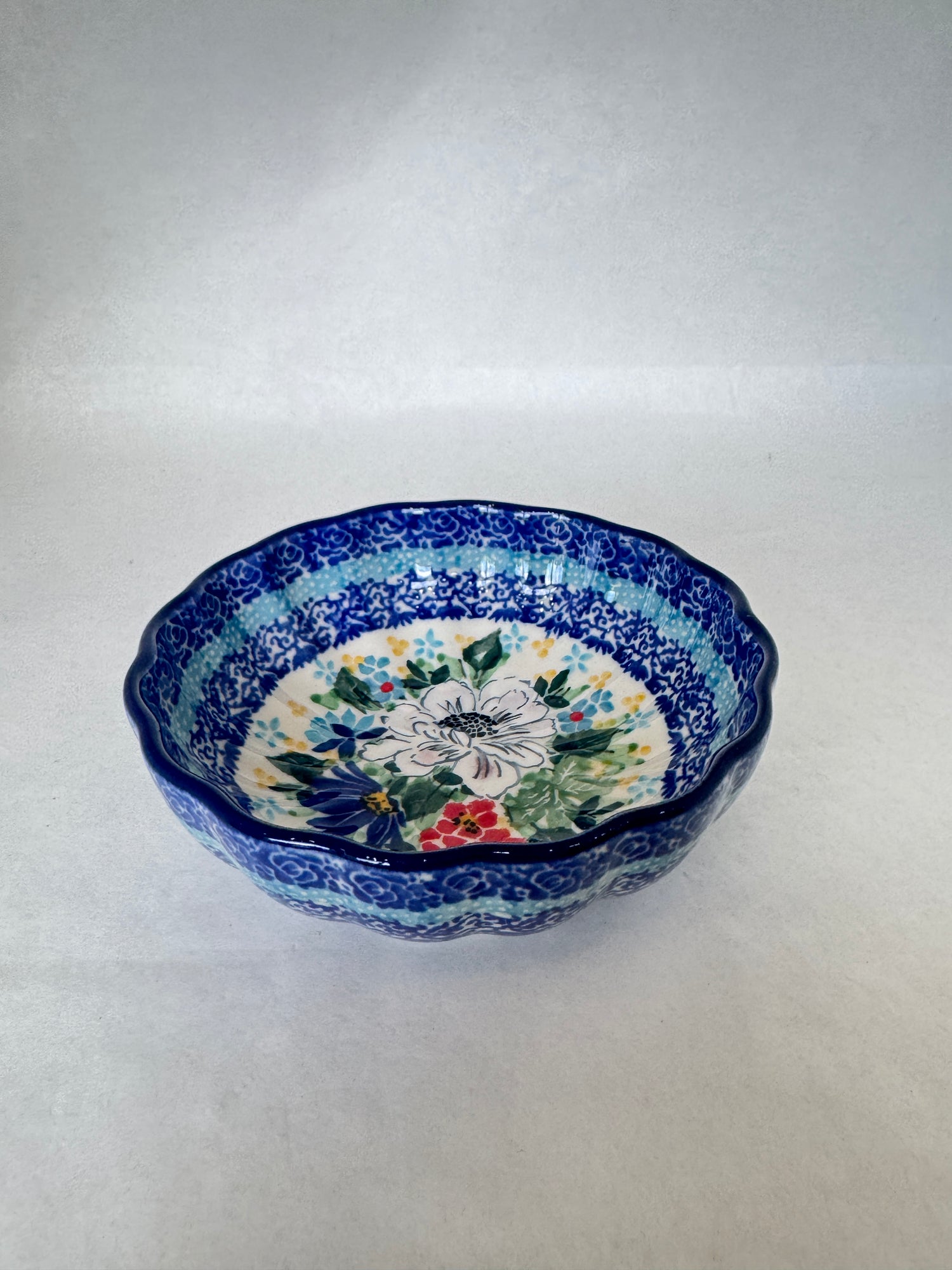 U5156 Scalloped Bowl 4.5"
