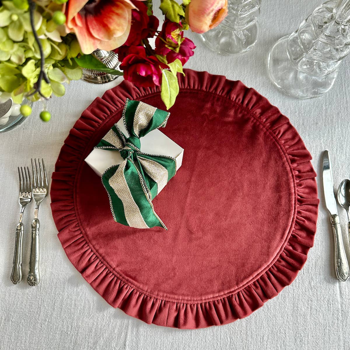 Round Ruffle Velvet Placemat