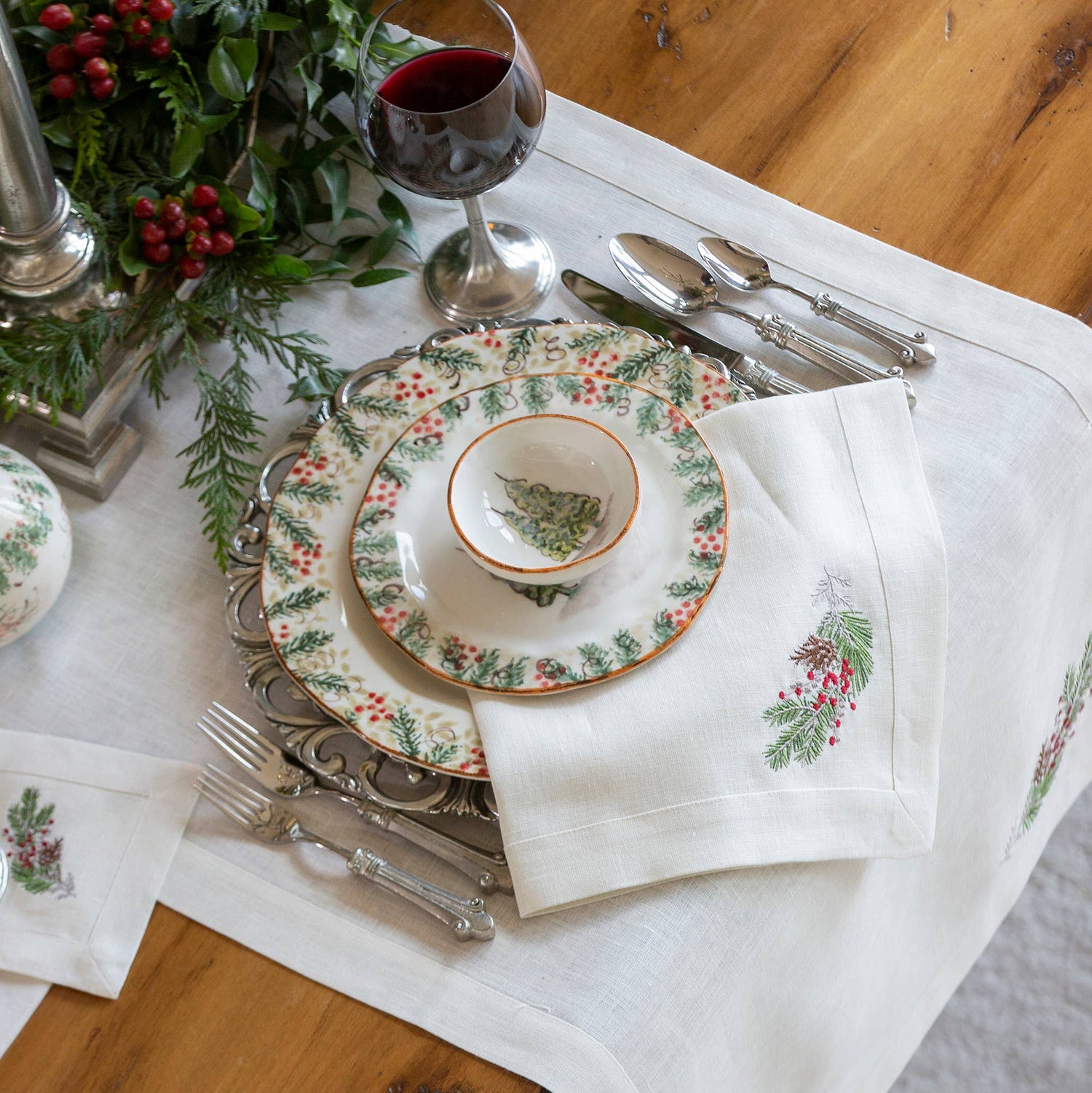 Arte Italica &amp; Crown Linen Designs - Natale Large Napkin