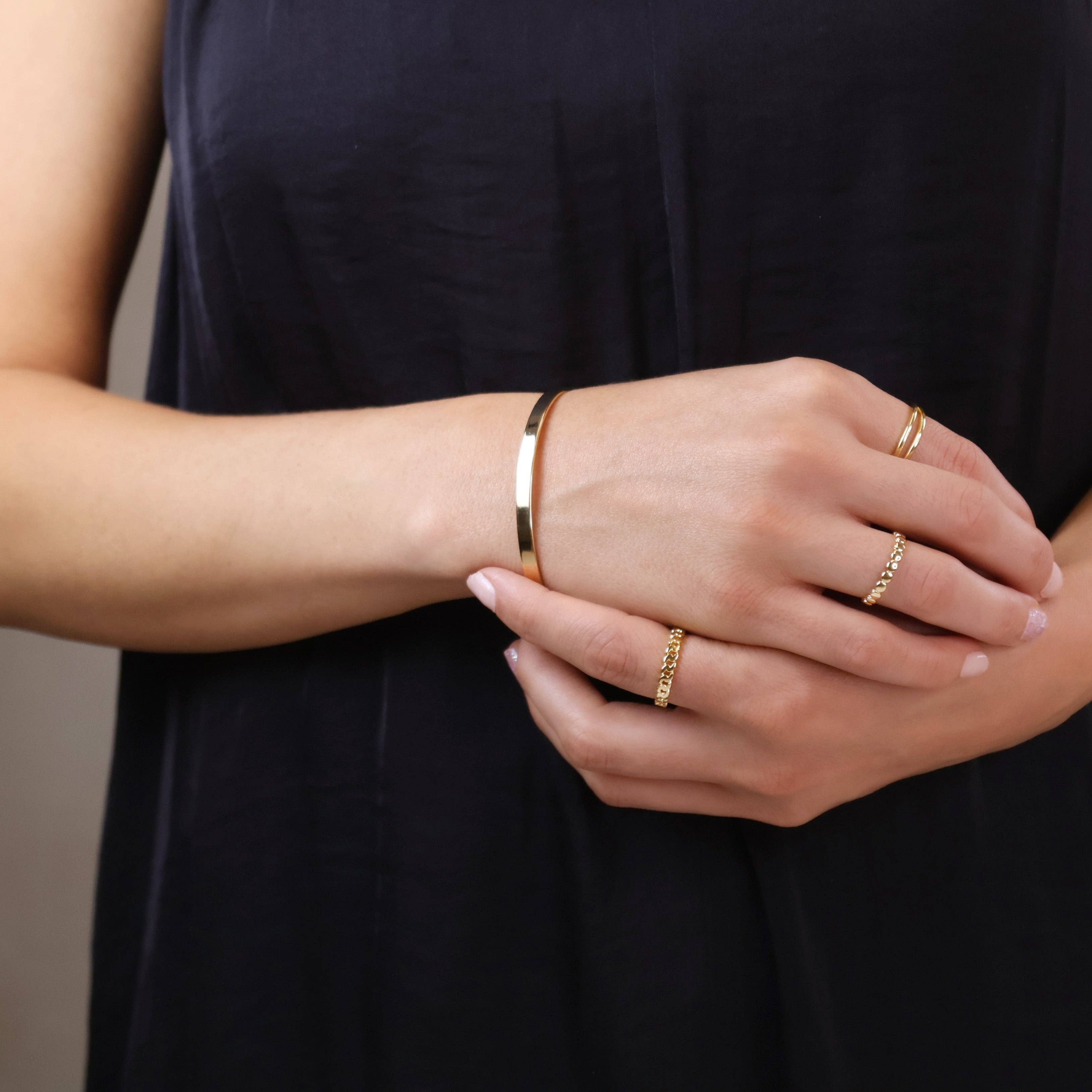 GoldFi - 18k Gold Filled Polished Bangle With Chain