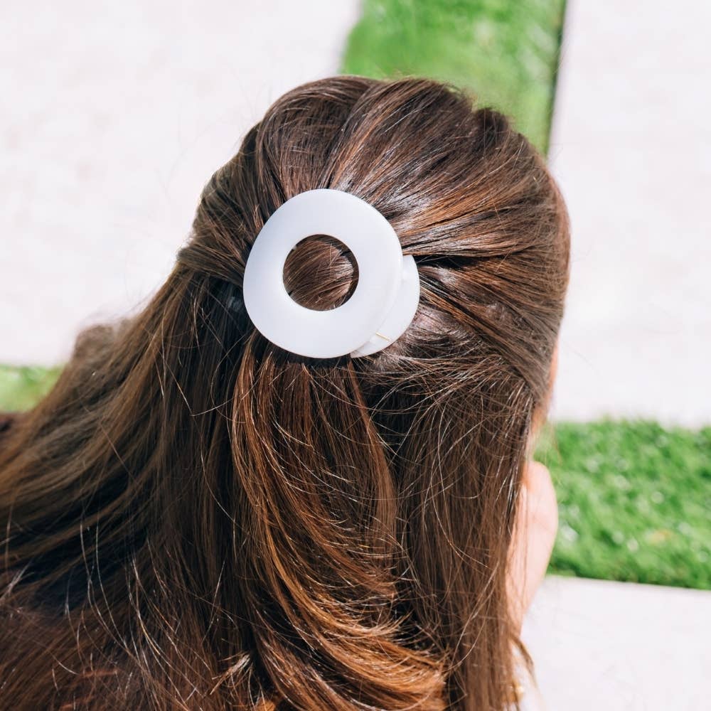 TELETIES - Coconut White | Medium | Flat Circle Hair Clip