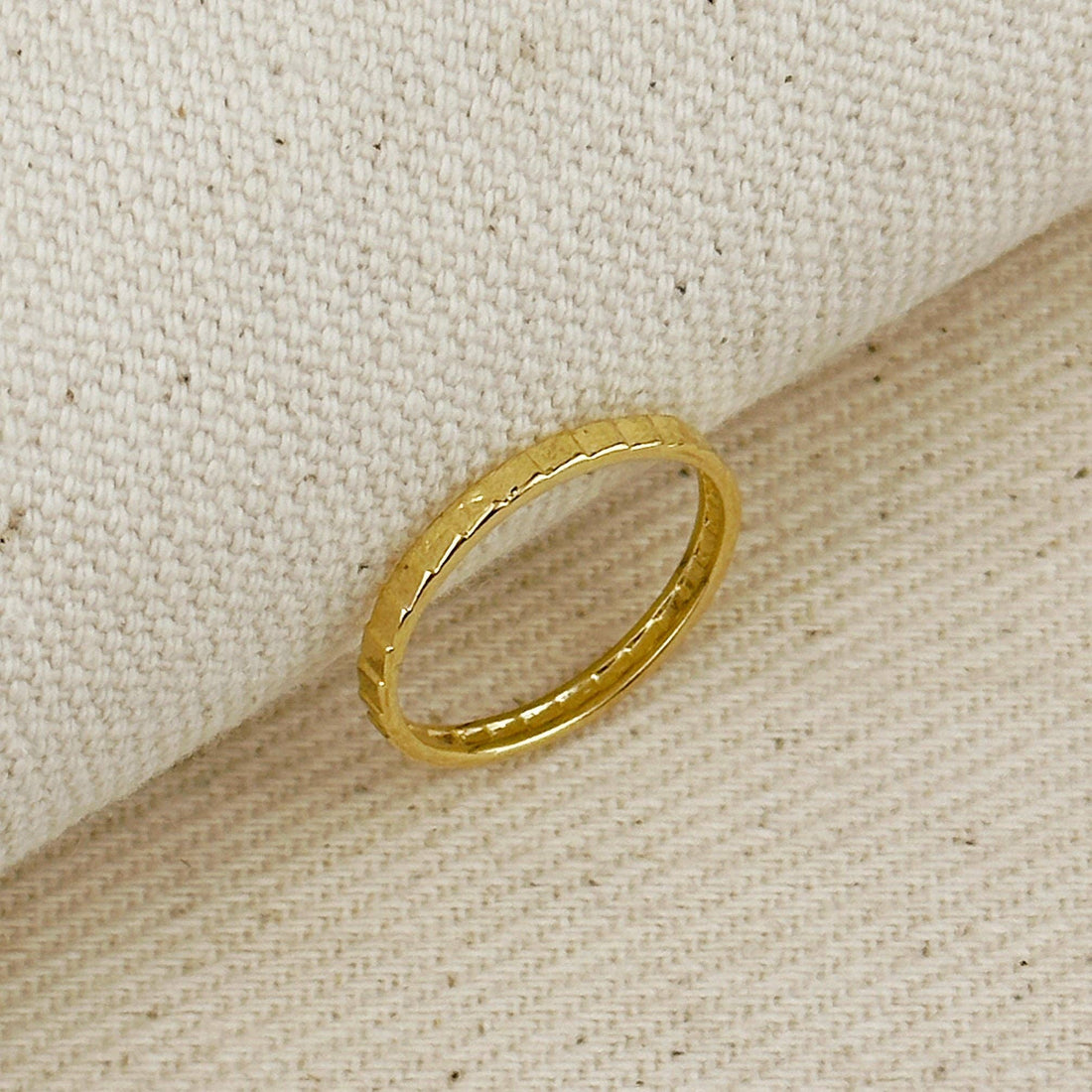 GoldFi - 18k Gold Filled 2mm Diamond Cut Band Ring