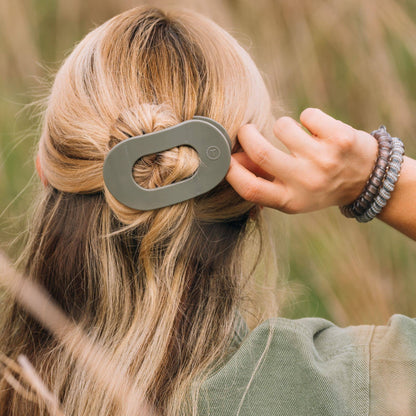 TELETIES - Flat Round Hair Clip | Medium | Sage It Ain&
