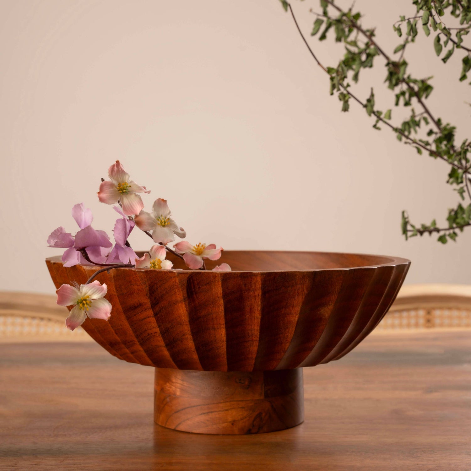LuxeDesigns Co LLC - Acacia Wood Footed Bowl– Handcrafted Decorative Fruit Bowl