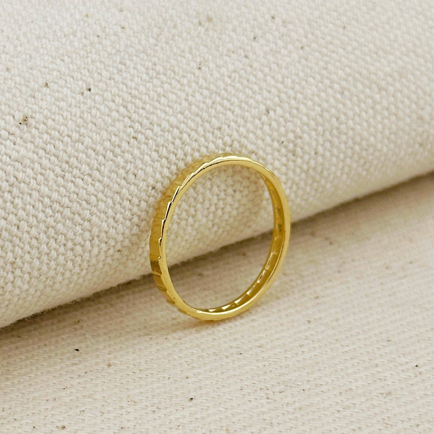 GoldFi - 18k Gold Filled 2mm Diamond Cut Band Ring