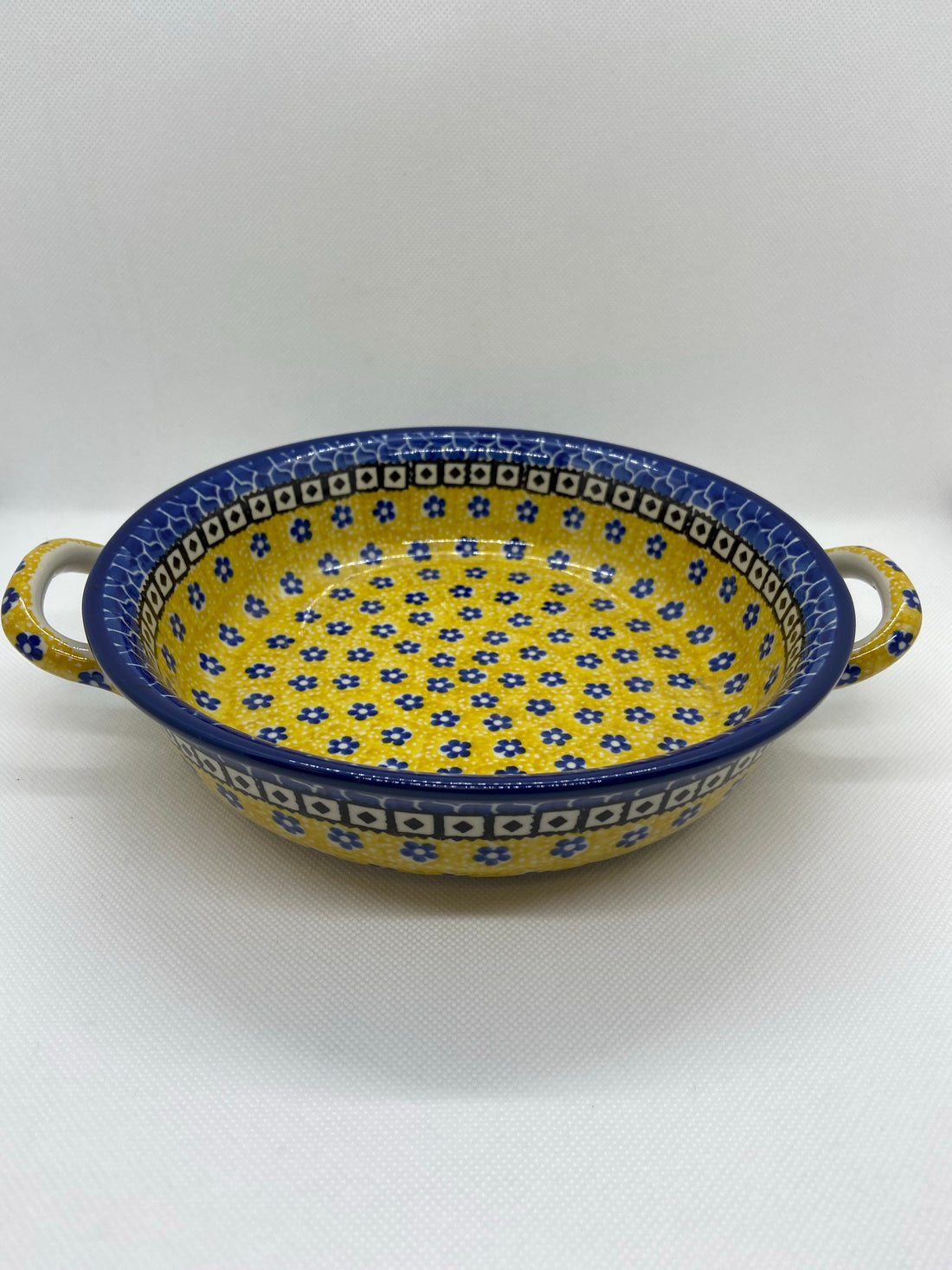 Sunburst round baker w/ Handles 8&quot;
