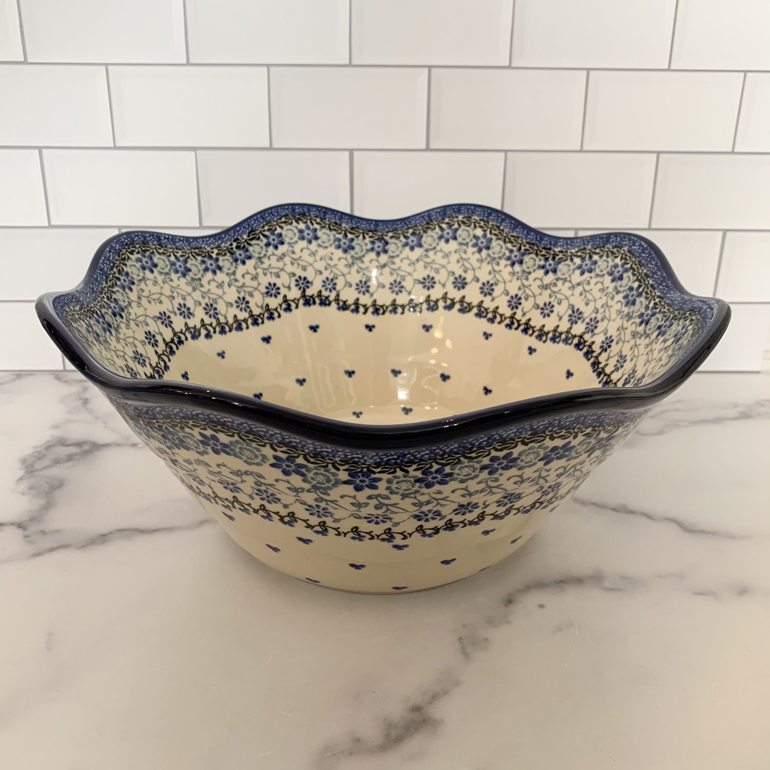 Amazing Lace Wavy Edge Bowl 12"