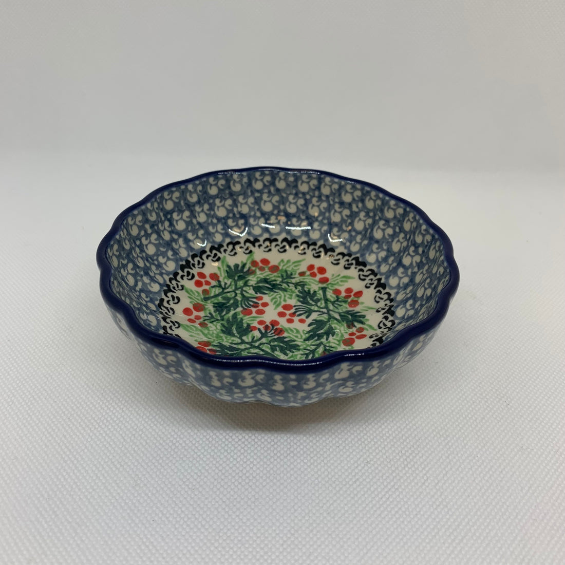 Holly Berry Scalloped Bowl 4.5"