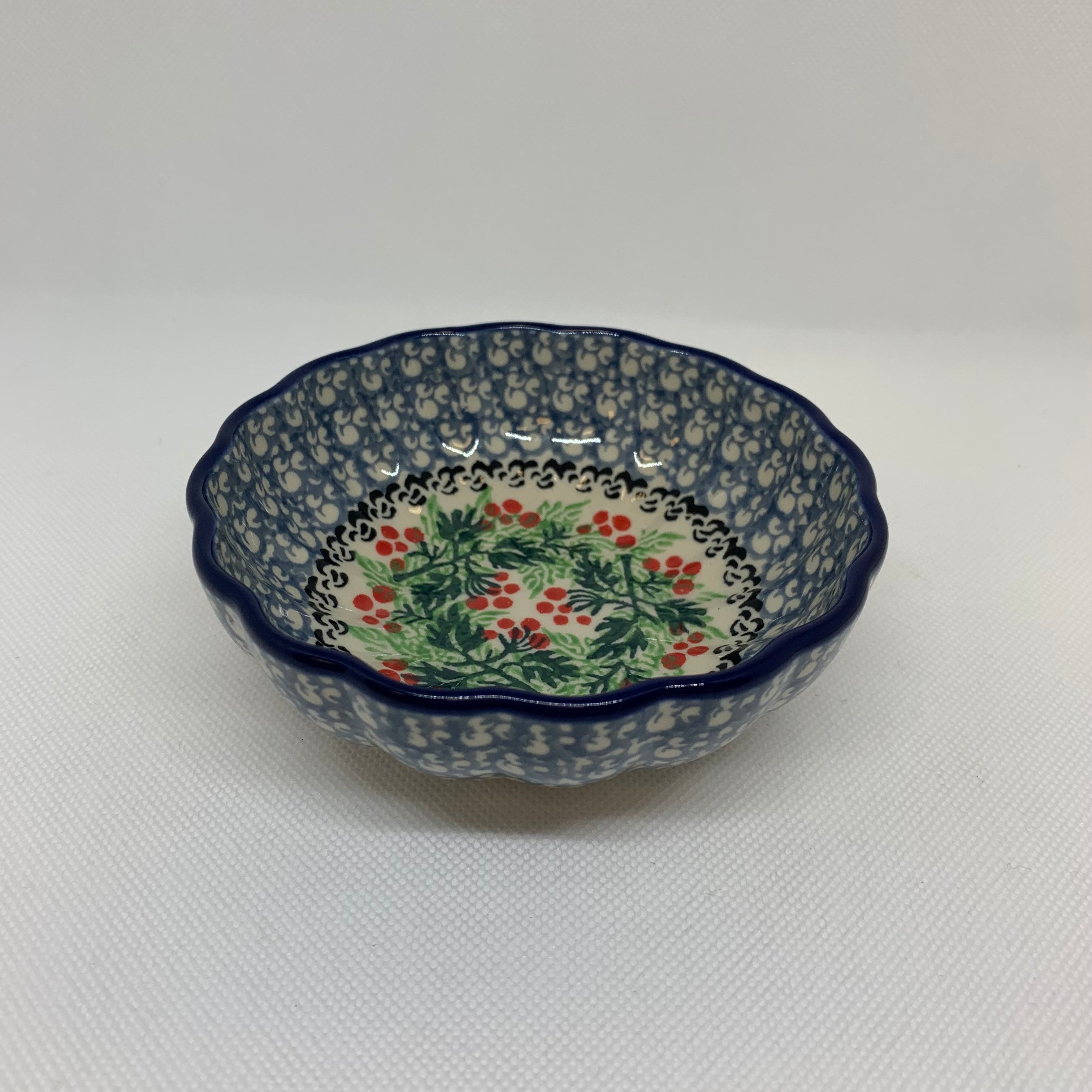 Holly Berry Scalloped Bowl 4.5"