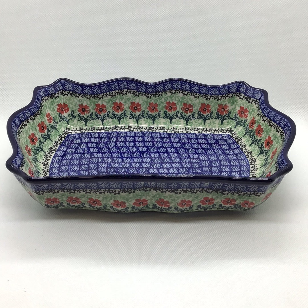 Red Daisies Scalloped Baker