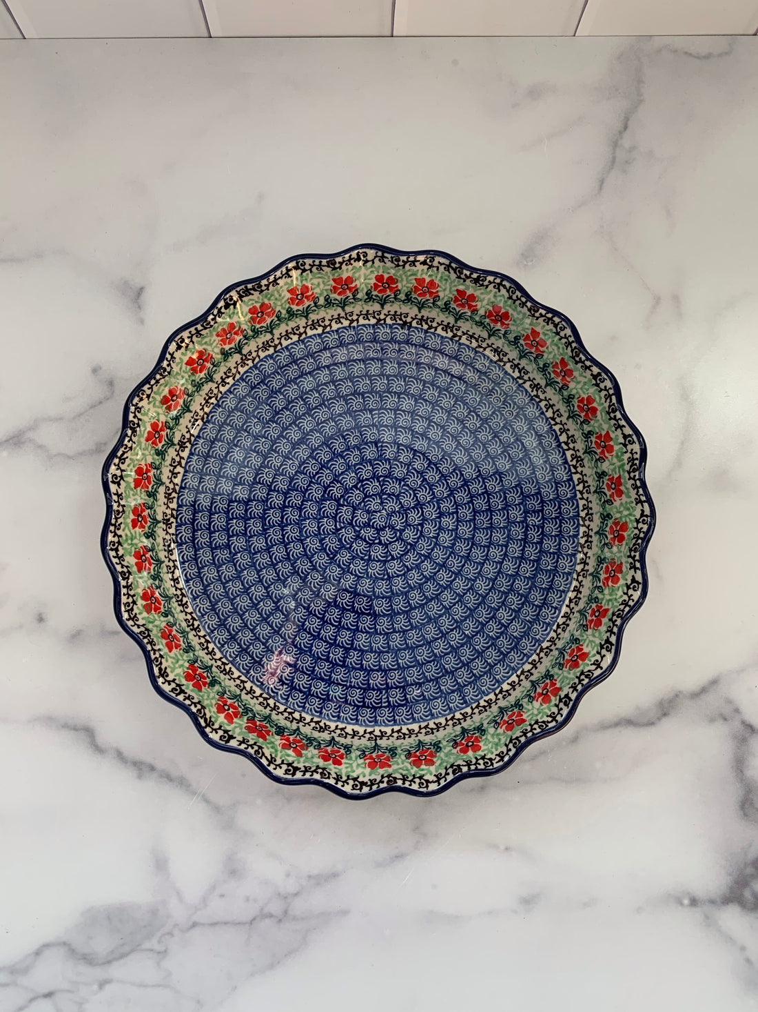 Red Daisies Fluted Pie Baker