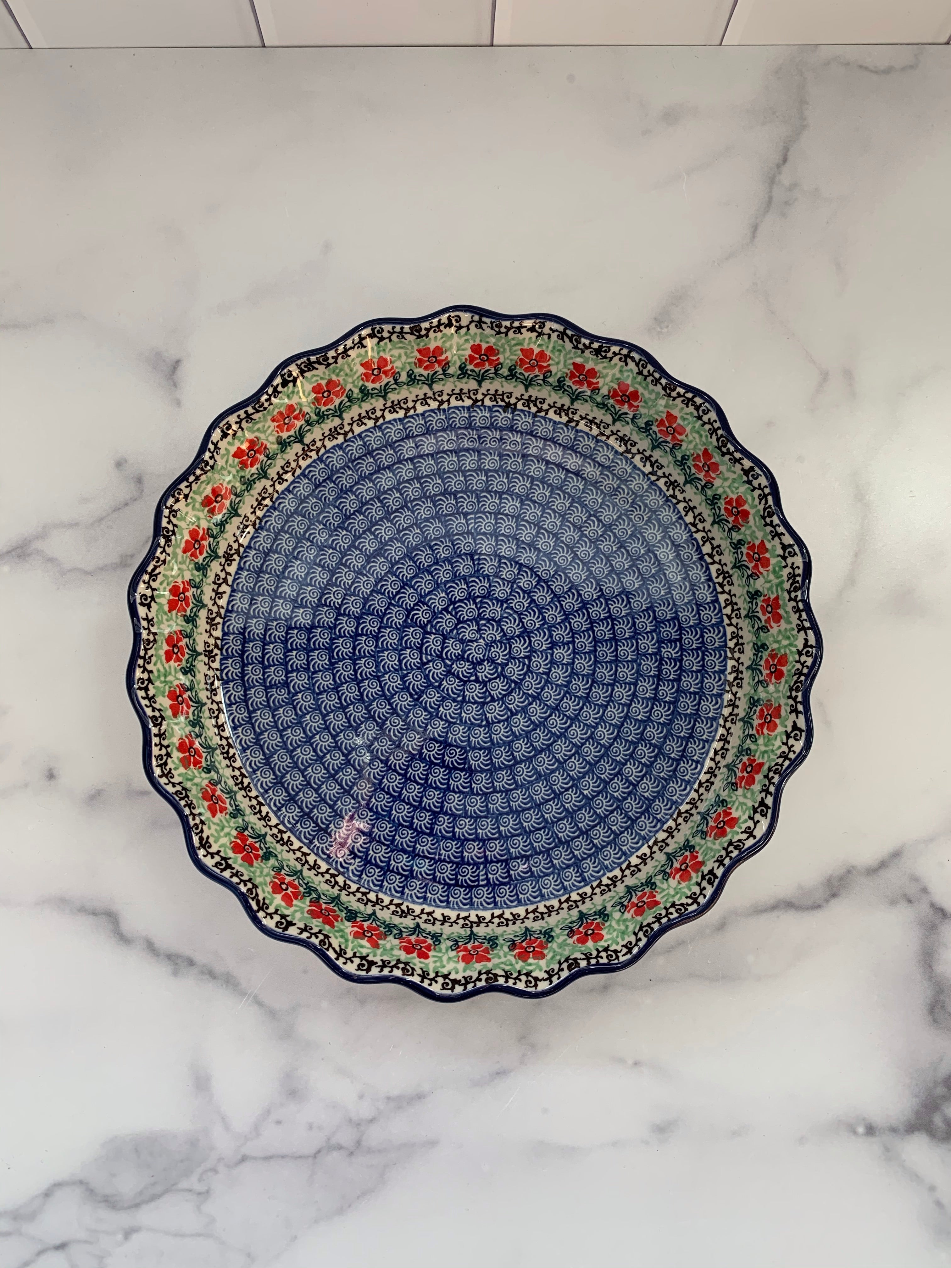 Red Daisies Fluted Pie Baker