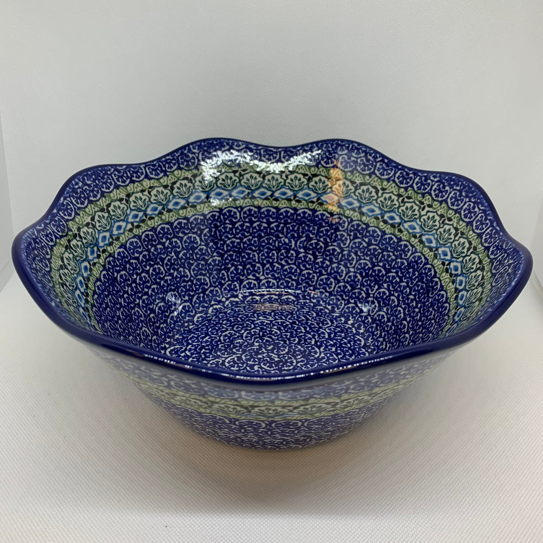 Tranquility Wavy Edge Bowl 10&quot;