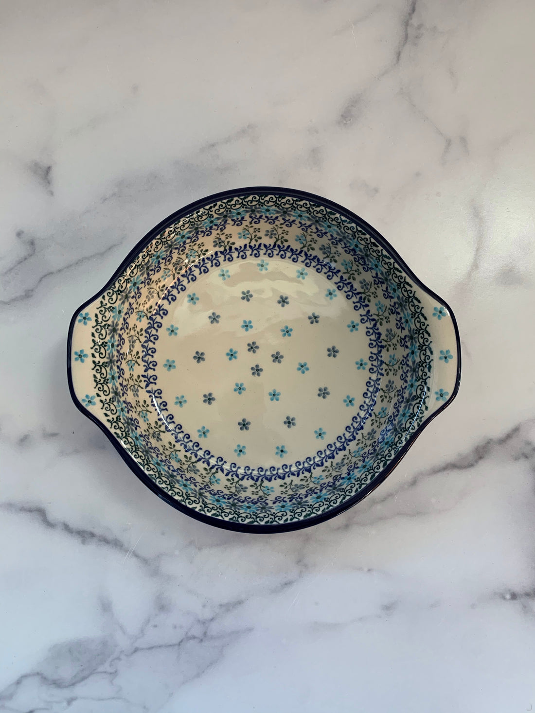 Icicle Round Baker w/ Grips 8&quot;