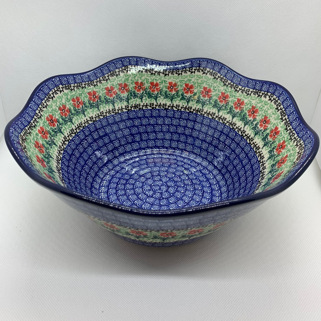 Red Daisies Wavy Edge Bowl 10&quot;