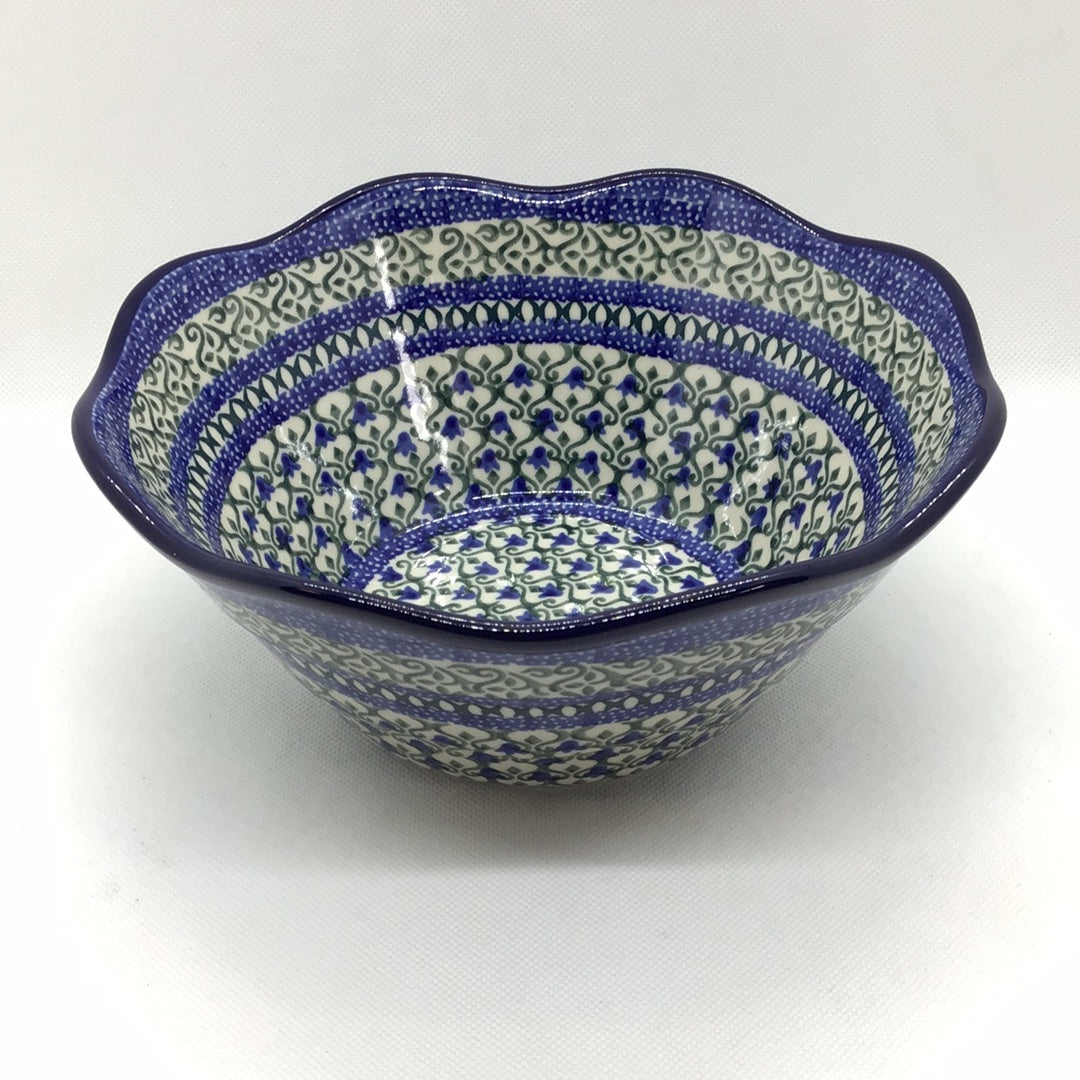 Tulip Trellis Wavy Edge Bowl 8"