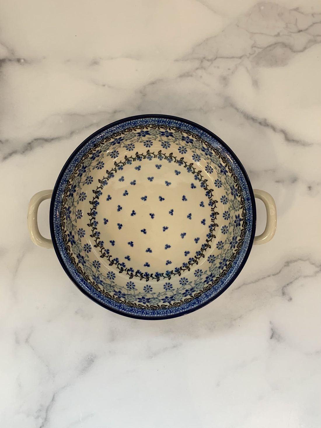 Amazing Lace Round Baker w/Handles 8&quot;